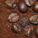 Prečo kávová usadenina patrí do mrazničky skôr, ako ju vyhodíte: chuťový trik, ktorý všetko zmení