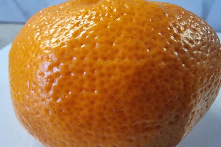 Prečo sa na stole drží pomarančová kôra: chuťová odpoveď na otázku čistoty